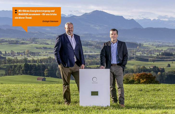 Christoph Ostermann und Torsten Stiefenhofer  gründeten vor fast genau zehn Jahren Sonnen in Wildpoldsried. Mittlerweile beschäftigt das Unternehmen über 700 Mitarbeiter, hat weltweit mehrere Standorte und gehört zu den größten Herstellern von Stromspeichern. Stiefenhofer ist Chief Innovation Officer, er befasst sich also mit den zukünftigen Produkten. Ostermann ist studierter Betriebswirt und seit zehn Jahren CEO bei Sonnen.