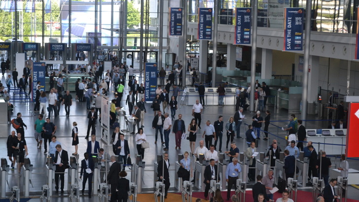 In diesem Jahr werden sich die Messebesucher nicht am Eingang der Messehallen in München tummeln, sondern auf den Onlineveranstaltungen im Internet.