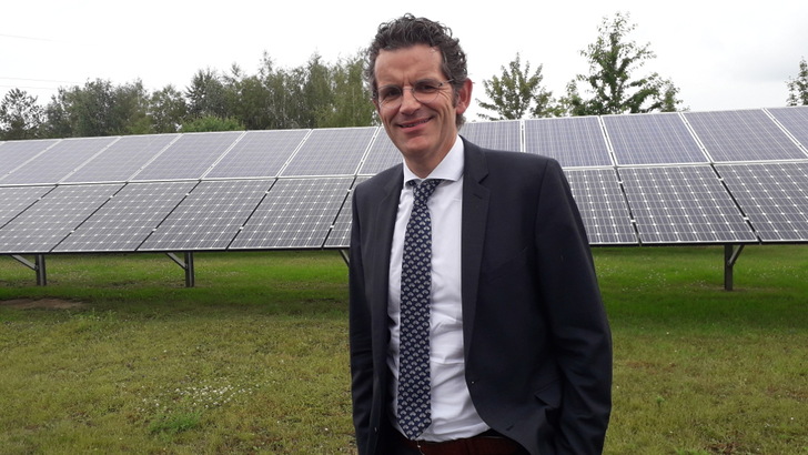 Frank Henn leitet die Business Unit Solar von Kostal in Hagen und gehört zur Geschäftsführung der Kostal Solar Elektrik in Freiburg. - © Heiko Schwarzburger
