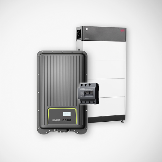 Der PIKO MP mit KOSTAL Smart Energy Meter und Batterieschrank von BYD. - © Foto: Kostal
