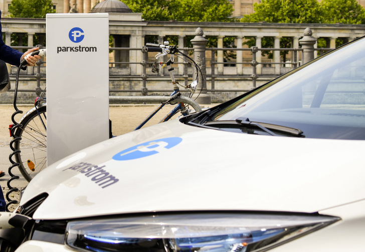 Die Berliner Firma Parkstrom entwickelt Ladekonzepte für Unternehmen und Kommunen.