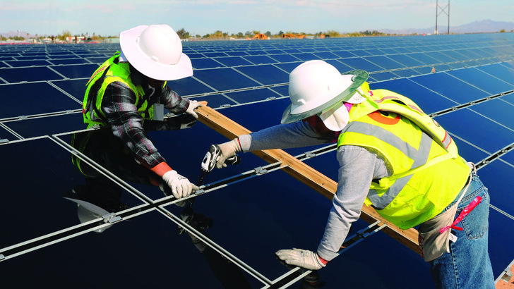Der BNEF-Bericht hebt die enormen Fortschritte hervor, die die Solarenergie in einem Jahrzehnt gemacht hat. - © First Solar
