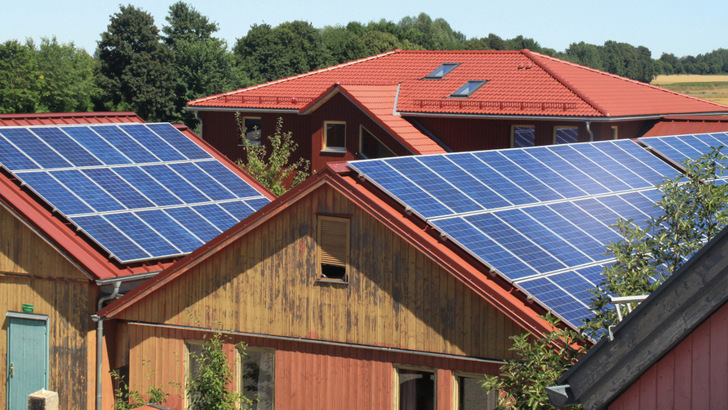 Mit der neuen Marke sollen auch Quartierskonzepte den Hausbewohnern näher gebracht werden. - © Naturstrom
