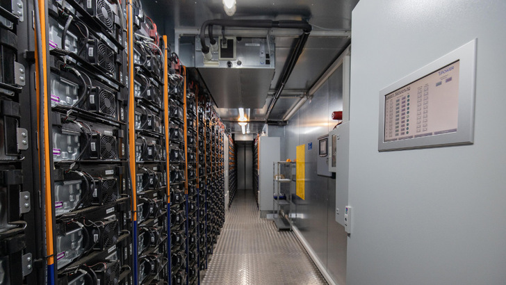 In Gotha installierter Großspeicher von Smart Power.