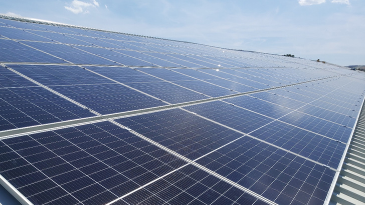 Die Dachanlage in Sachsen-Anhalt leistet 238,84 Kilowatt.