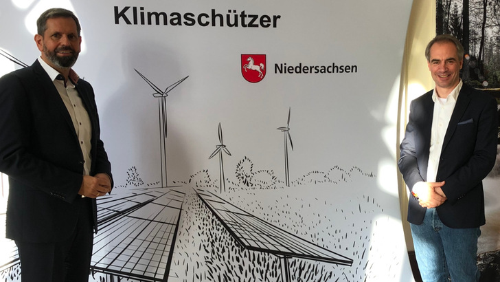 Niedersachsens Umweltminister Olaf Lies (SPD) und BSW-Hauptgeschäftsführer Carsten Körnig anlässlich des Starts des neuen Förderprogramms für Solarspeicher. - © BSW-Solar
