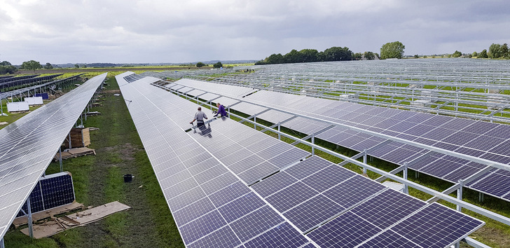 Seit Anfang November ist der Solarpark Burhafe in Niedersachsen mit 8,1 Megawatt am Netz.