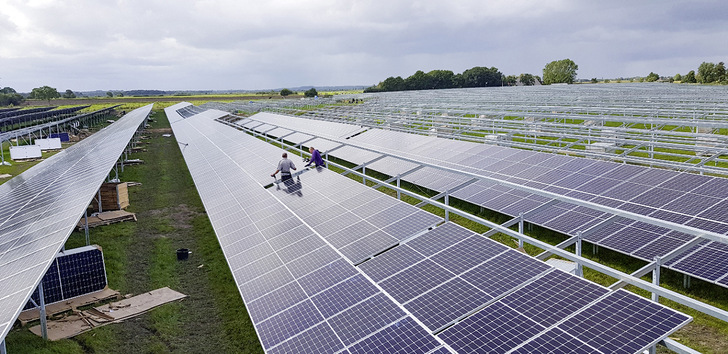 Seit Anfang November ist der Solarpark Burhafe in Niedersachsen mit 8,1 Megawatt am Netz. - © Foto: Maxsolar
