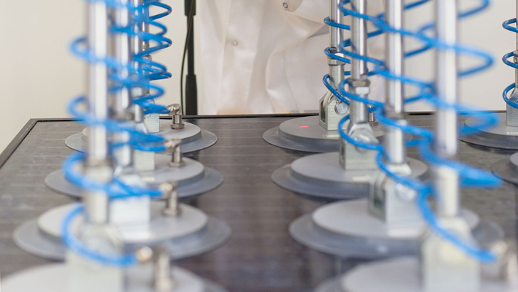 Auch erweiterte Belastungstests der Module gehören zum neuen Prüfstandard.