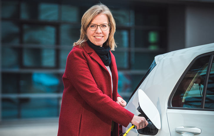 "Die Förderung wird sehr gut angenommen und sie wirkt. Diesen erfolgreichen Weg werden wir jetzt fortsetzen", sagt Klimaschutzministerin Leonore Gewessler mit Blick auf die verlängerte Förderung. - © Cajetan Perwein
