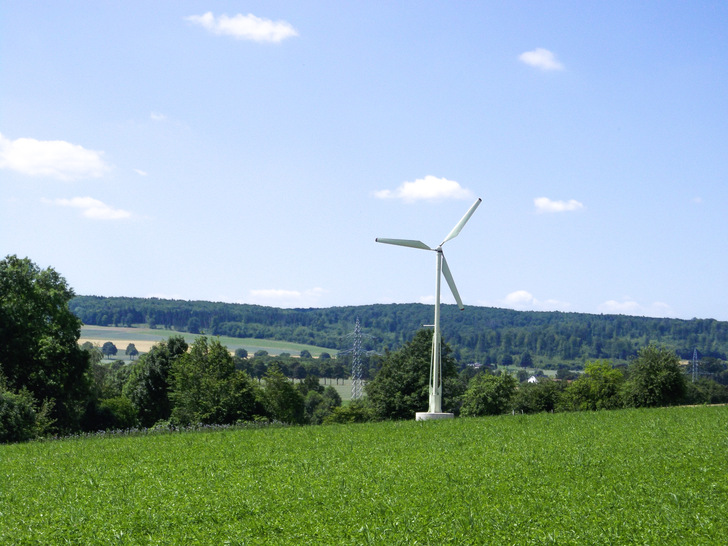 Wichtig ist eine freie Anströmung aus Hauptwindrichtung, in der Regel aus Westen. - © Foto: PSW-Energiesysteme
