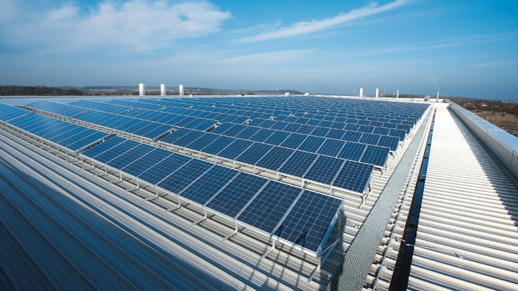 Nutzt ein Gewerbeunternehmen Solarstrom, muss es keinen Netzstrom für im Schnitt 17 Cent pro kWh kaufen. - © Conergy
