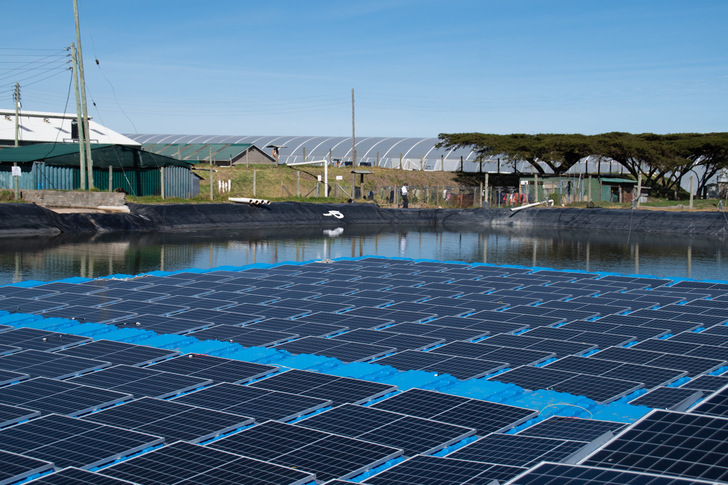 Die 69 Kilowatt starke Solaranlage versorgt nun die nachhaltige Blumenfarm Rift Valley Roses in Kenia.