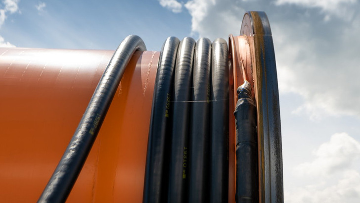 Europäisches Verbundprojekt Nordlink: Durch dieses Kabel fließen jetzt vor allem norwegischer Wasserkraftstrom und überschüssiger Strom aus deutschen Windkraftwerken. - © Tennet
