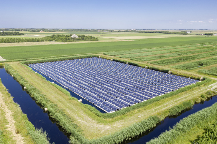 Blick auf die schwimmende Anlage in Holland.