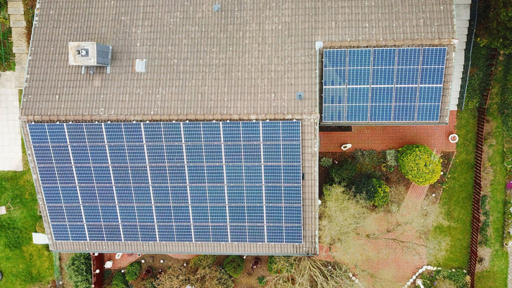 Diese Solaranlage wird verkauft, sie ging im April 2020 in Betrieb,