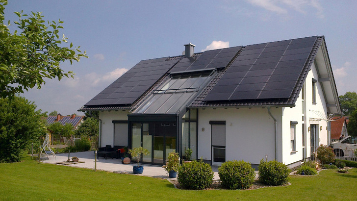 Etliche Solaranlagen in Deutschland haben das Ende der Förderung erreicht - nach 20 Jahren Laufzeit. - © Stiens
