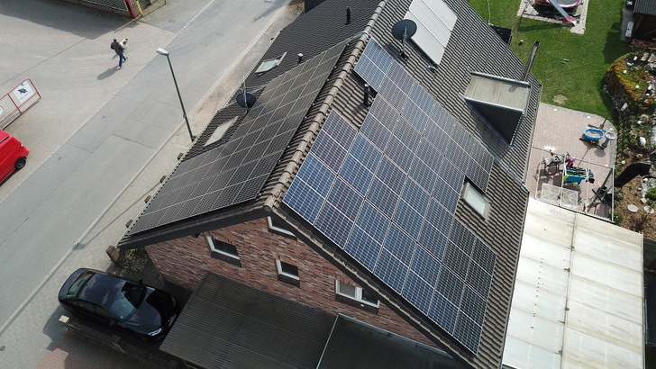 Diese Dachanlage in NRW wird derzeit verkauft. - © Milk the Sun
