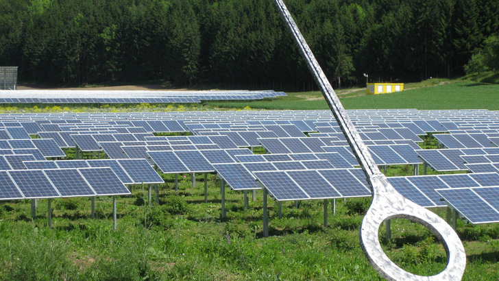 Ein seltener Anblick in Kärnten: Die Landesregierung in Klagenfurt will den Bau von Solarparks möglichst vermeiden. - © Kioto Solar
