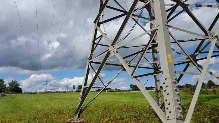 Der Wandel der elektrischen Energieversorgung in Deutschland macht vor dem Stromnetz nicht halt. - © Oliver Brückl, OTH Regensburg
