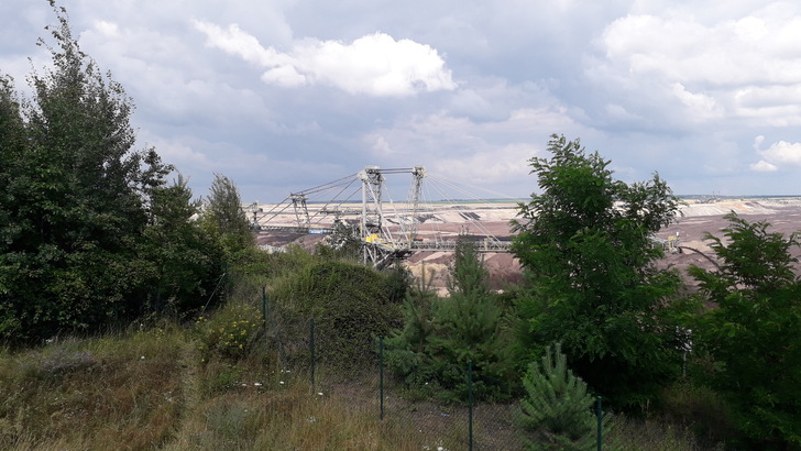 Blick in den Tagebau Welzow-Süd in der Lausitz, Im Juli 2021 aufgenommen.