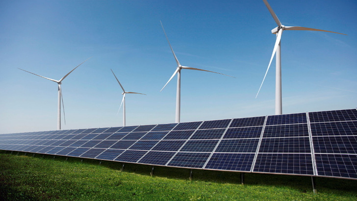 Das Dreamteam Photovoltaik und Windkraft an Land sorgen für eine effiziente und akzeptierte Energiewende. - © Baywa r.e.
