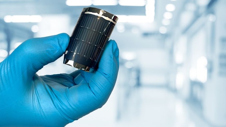 Flexible CIGS-Solarzellen enthalten eine Halbleiter-Verbindung aus Kupfer, Indium, Gallium und Selen. - © Empa
