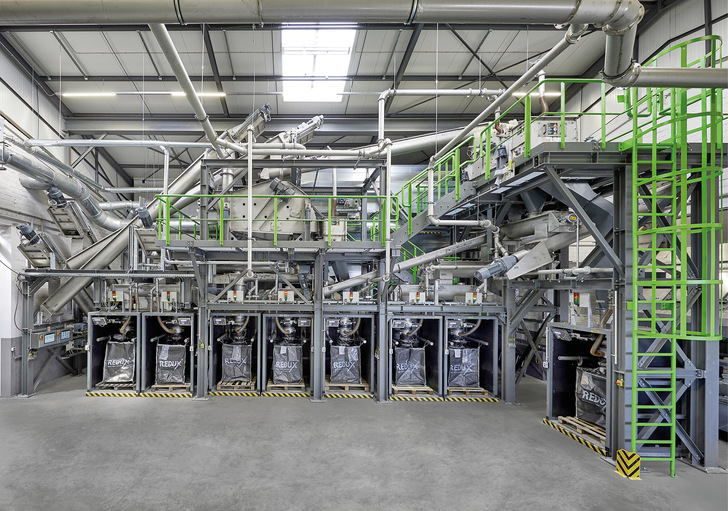 Mit der Anlage in Bremerhaven kann „Saubermacher“ jedes Jahr 
10.000 Tonnen Lithium-Ionen-Akkus recyceln. - © Foto: Saubermacher
