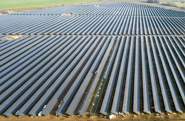 Seit Oktober 2020 speist der Solarpark Weesow-Willmersdorf der EnBW ins Stromnetz ein. - © Foto: paul-langrock.de
