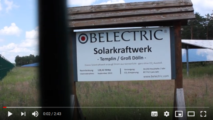 Der Solarpark wurde 2012 von Belectric mit Solarmodulen von First Solar gebaut.