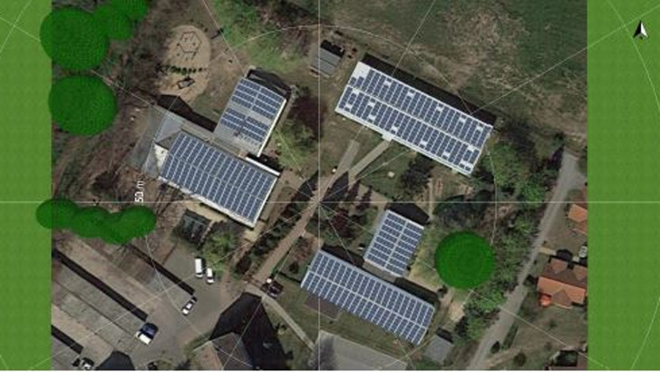 Dieses Solarensemble in Brandenburg steht zum Verkauf.