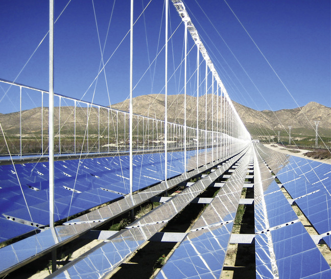 Konzentrierende Solartechnik mit Spiegeln bietet im ­Wärmegeschäft neue Lösungen.­ - © Foto: Deutscher CSP-Verband
