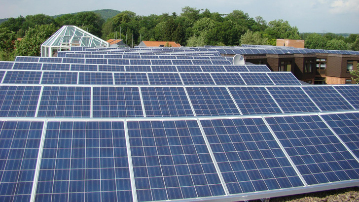 Diese Dachanlage aus dem Jahr 2010 steht in Hessen zum Verkauf.