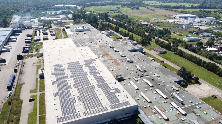 Im Industriepark Philippsburg entsteht ein riesiges Dachkraftwerk, diesmal mit drei Megawatt. - © Wirsol
