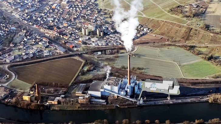 Moderne Verbrennungsanlage für Klärschlamm der EnBW in Walheim.