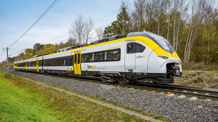 Mit solchen Zügen wird die NEB in Zukunft ihre Strecken in Ostbrandenburg bedienen. Sie fahren mit Oberleitung und mit Batteriestrom.