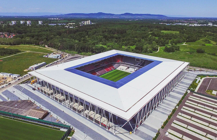 Die Solaranlage wird rund 2,3 Gigawattstunden im Jahr produzieren und somit den Jahresstrombedarf decken.