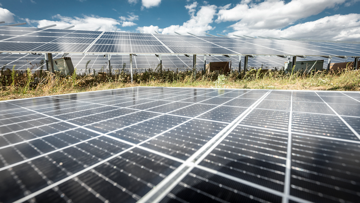 Viele Solarkraftwerke lassen sich zu einem virtuellen Kraftwerk verbinden und vermarkten. - © EnBW
