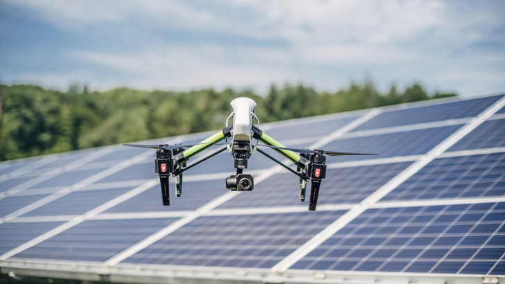 Die effektive Betriebsüberwachung, Inspektion und Wartung von Millionen Solargeneratoren wird immer wichtiger.