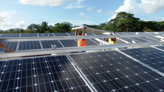 Nicht nur beim Bau von Solaranlagen fehlt es an Fachkräften. Auch für die Planung werden Experten gebraucht.