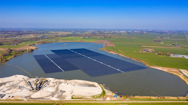 Solarpower auf dem Wasser: Baywa r.e. hat bereits acht schwimmende Solarparks installiert.