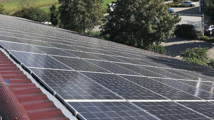 Diese Aufdachanlage im Freistaat wurde abgebaut und wird nun verkauft.