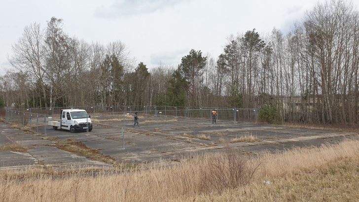 Vorbereitung der Baustelle für die Anlieferung der Module.