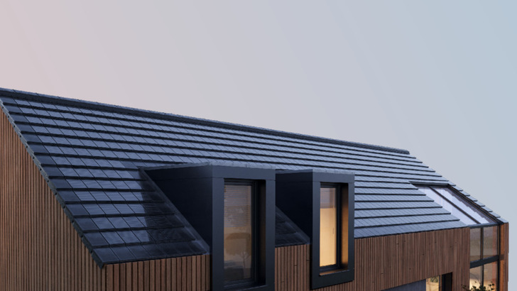 Solaren Dachziegel, wie sie auch Autarq anbietet, ersetzen die konventionellen Dacheindeckungen. - © Autarq
