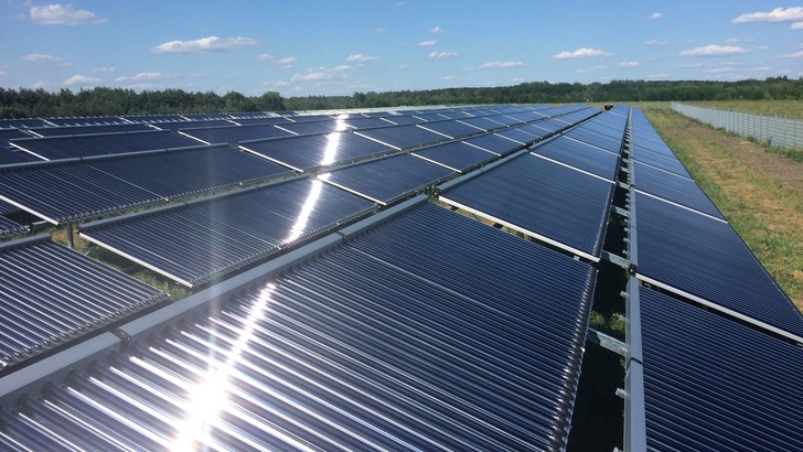 Eine Solarthermieanlage für die Fernwärme in Senftenberg läuft schon.