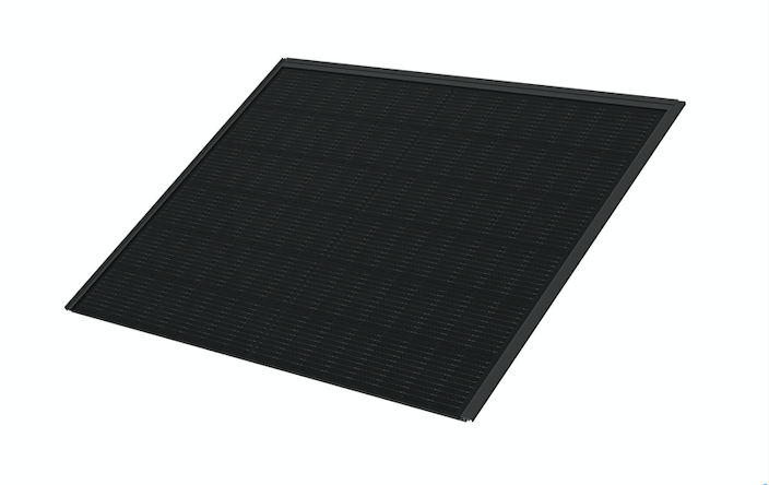 Das neue Glas-Folien-Modul mit schwarzer Rückseitenfolie kann einen klassischen Dachziegel ersetzen.