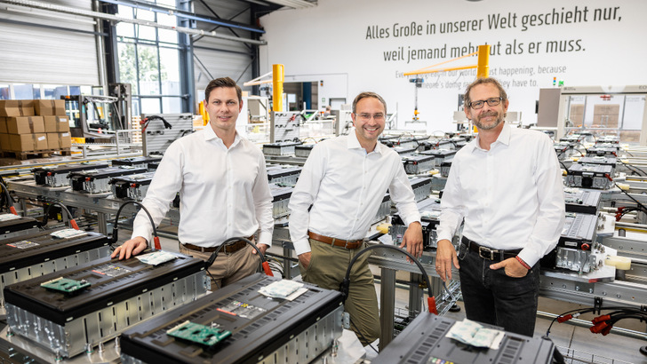 Der Vorstand der Tesvolt AG (v.l.): Simon Schandert, Daniel Hannemann und Philipp Koecke. - © Tesvolt/Michael Setzpfandt

