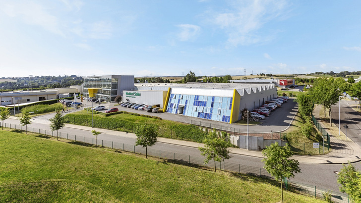 Ab Oktober können Handwerker Komplettpakete auch mit Wechselrichtern von Kaco bei Heckert Solar ordern.