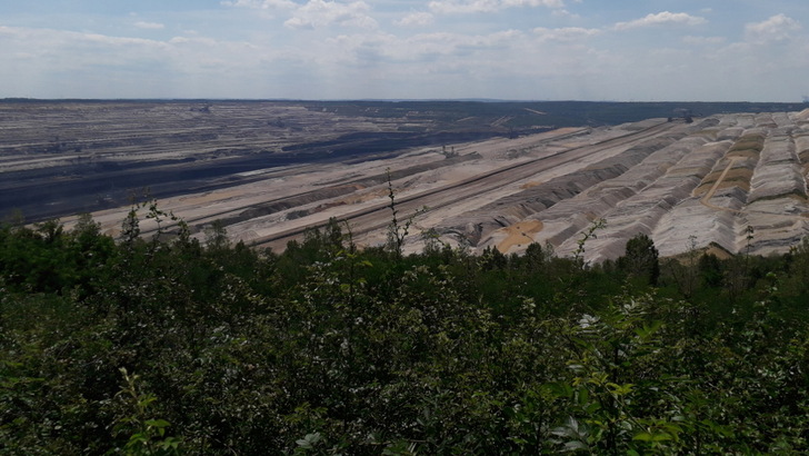 Der Tagebau Hambach wird ab 2030 renaturiert. Dann schließt das rheinische Kohlerevier. - © Heiko Schwarzburger

