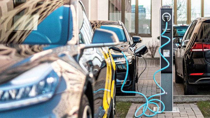 Ladesäule Light&Charge von Wirelane.